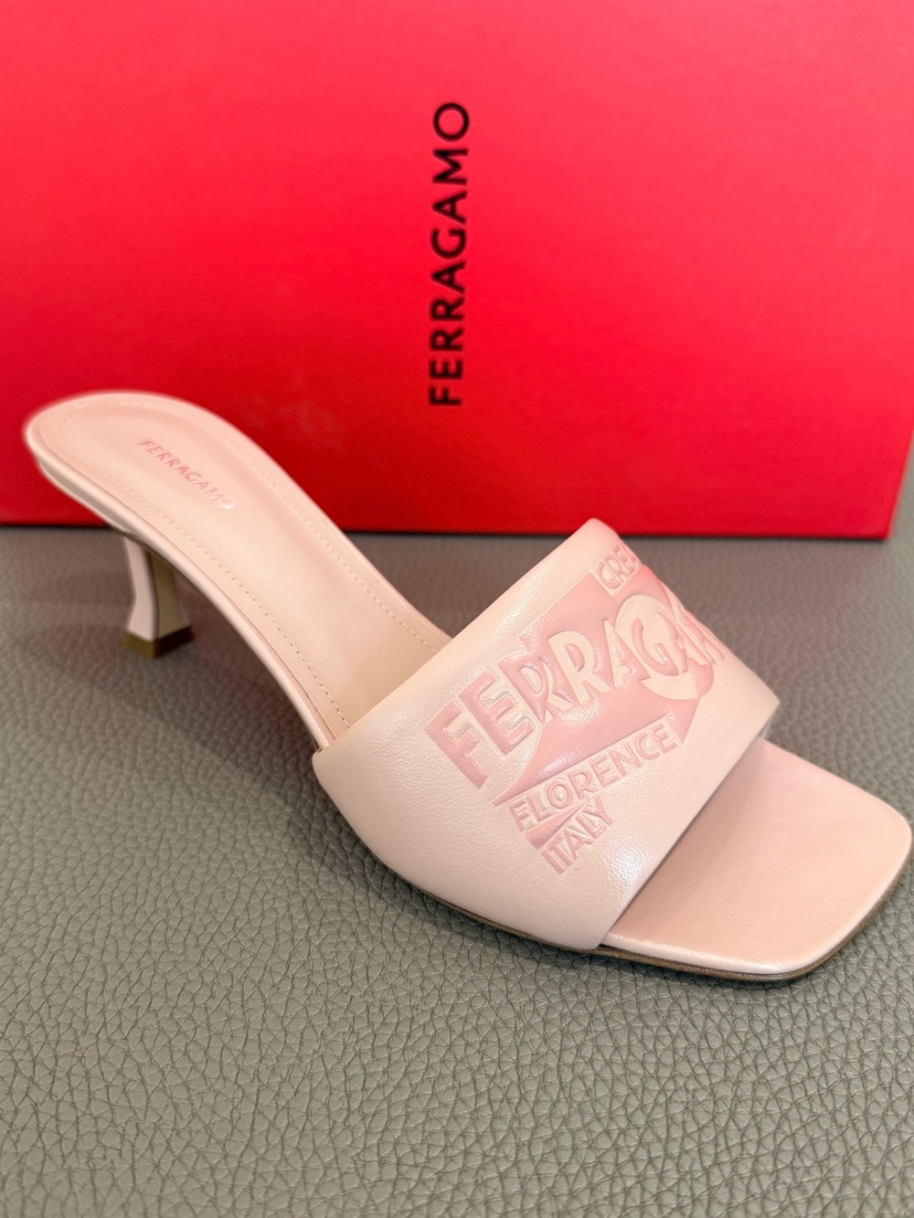 Salvatore Ferragamo Zenobia 55 Pink Leather Logo Mule Sandals Heels 7.5 C Italy